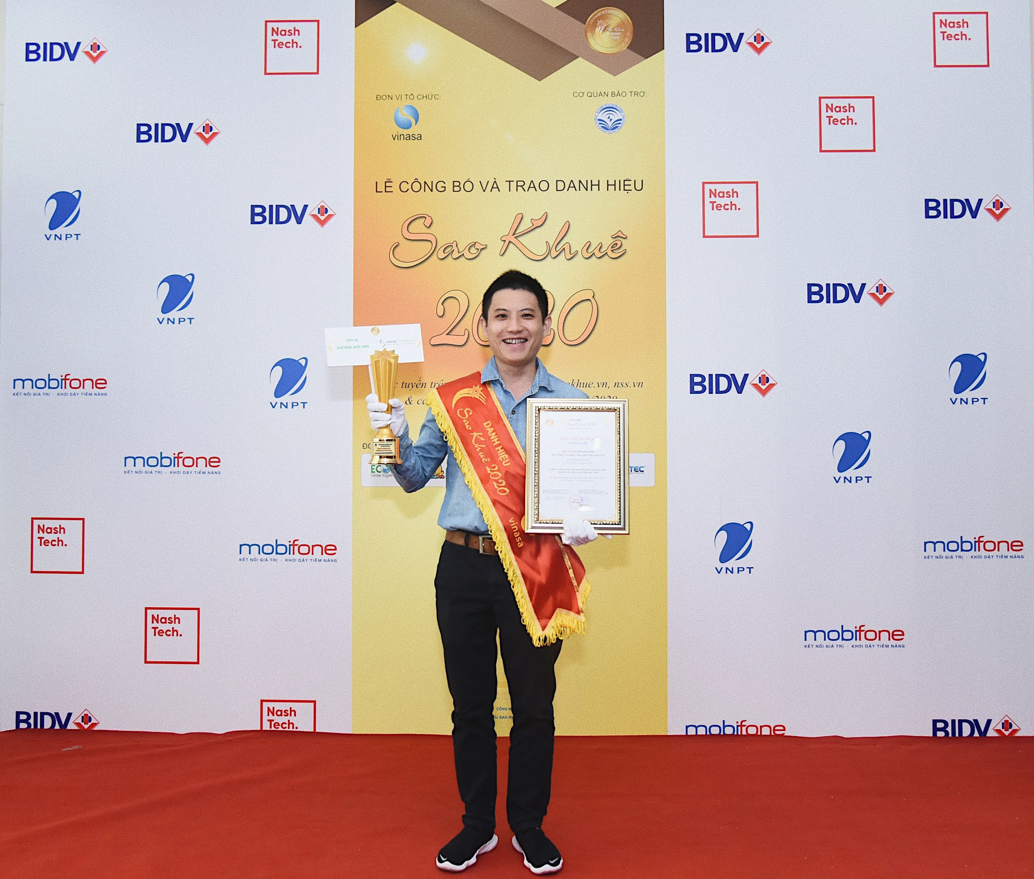 Sao Khue 2020  - Saigon Technology is awarded the Certificate of Excellence by The Vietnam Software Association